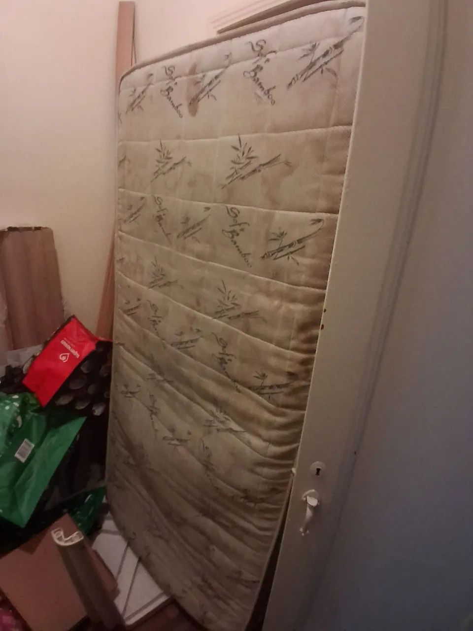Vendo cama box de solteiro - Foto 3