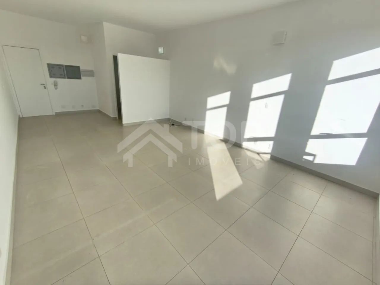 Sala Comercial à Venda e Locação em São Carlos