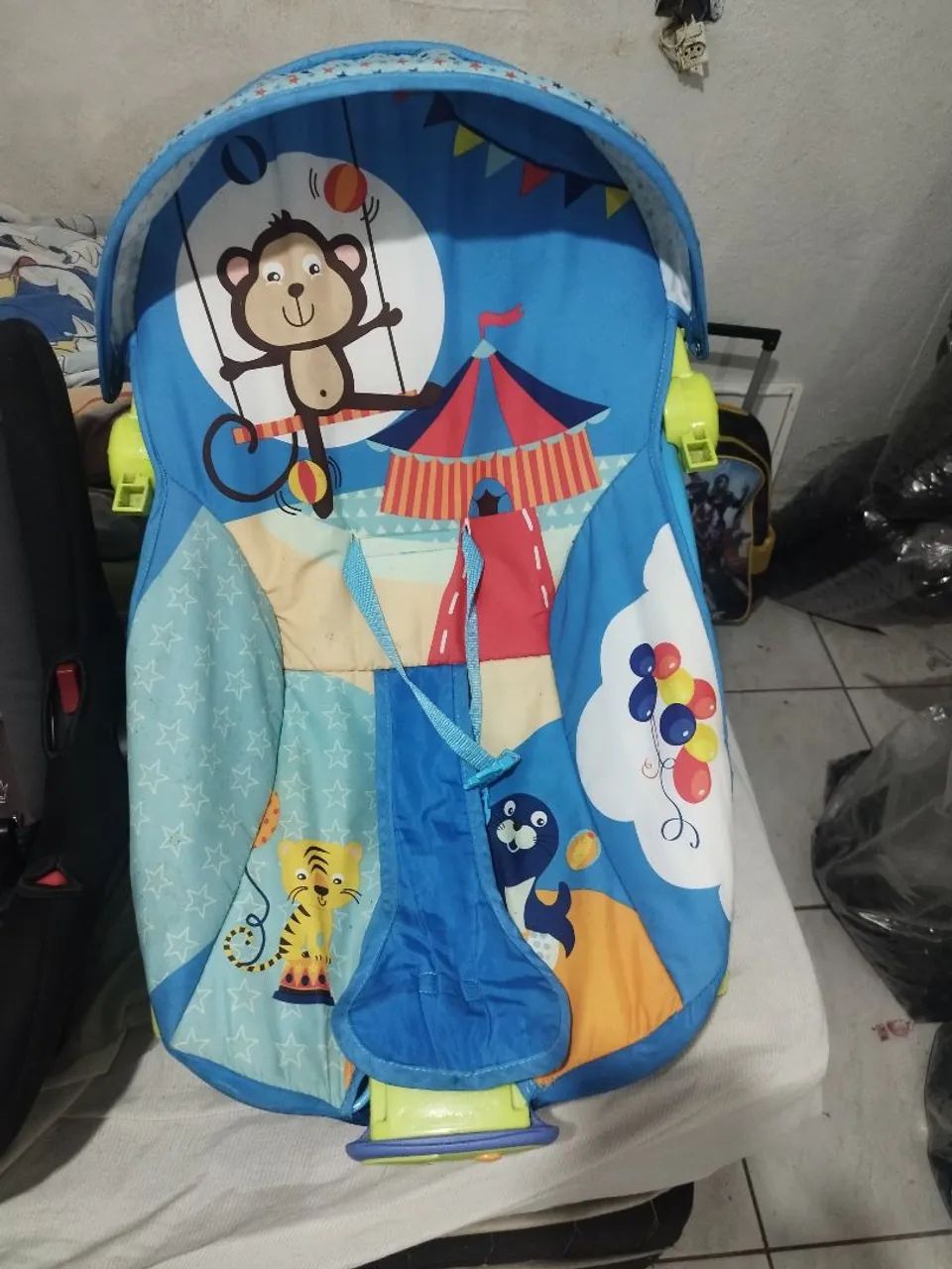 Duas cadeirinhas de bebê as 2 pelo único valor 