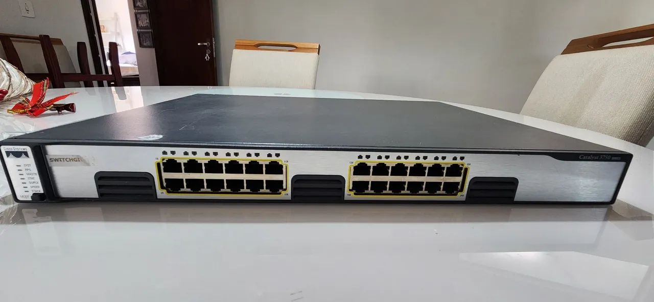 Switch Cisco Catalyst 3750 - 24 portas - Corporativo - Funcionando