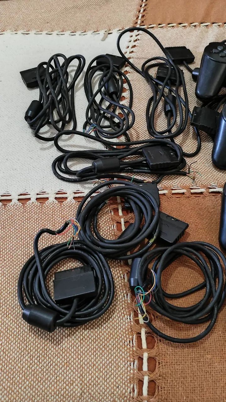 LOTE de CONTROLES compatíveis PS2 e PS3 e CABOS no ESTADO - Foto 3