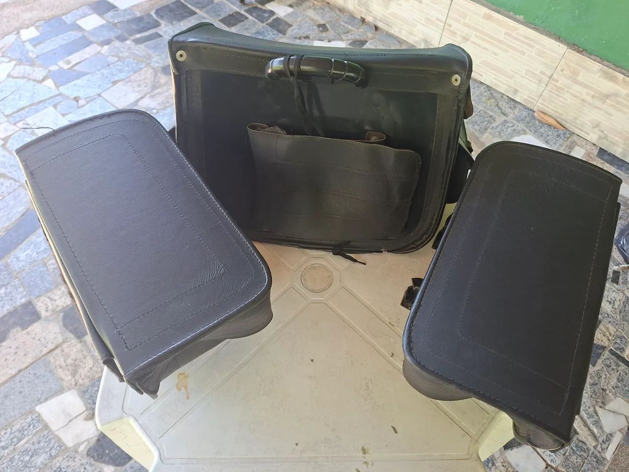 Vendo conjunto Alforges em couro para moto. - Foto 4