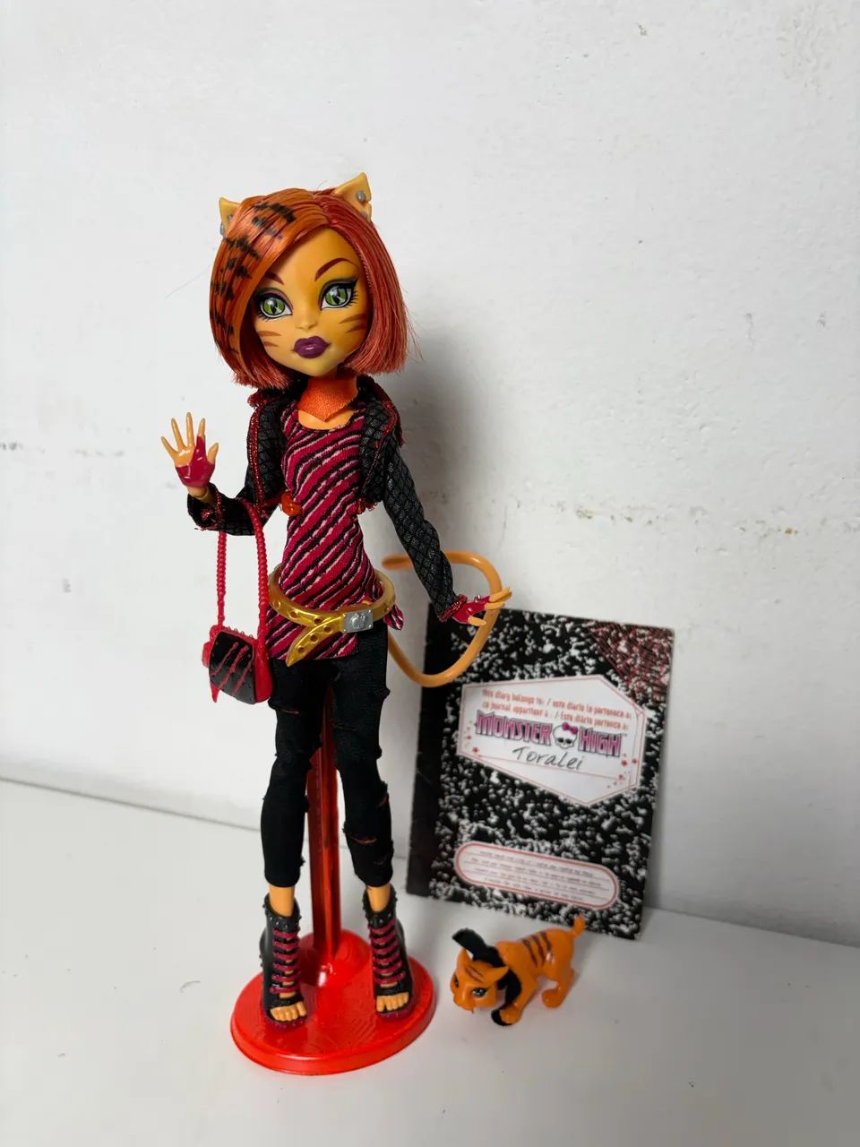 Boneca Básica Monster High Toralei Stripe Wave 1