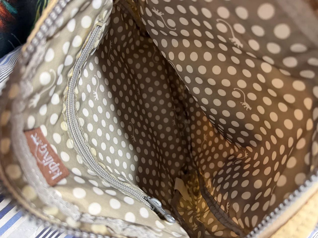 Bolsa Kipling original marrom e bege - Foto 4