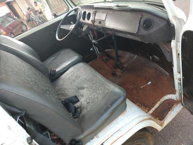 Kombi de passageiro ano 95, não tem podre na lataria - Foto 2
