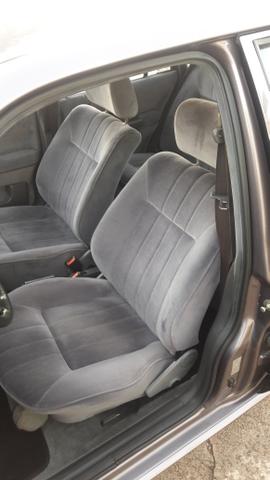 Vw santana 2000mi exclusiv raridade - Foto 13