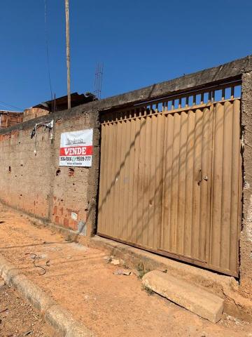 Casa 2 quartos, lote de esquina, QR 1029, próximo ao terminal rodoviário, Samambaia