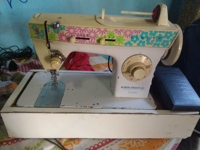 Máquina de costura Singer Ou troco por som de casa