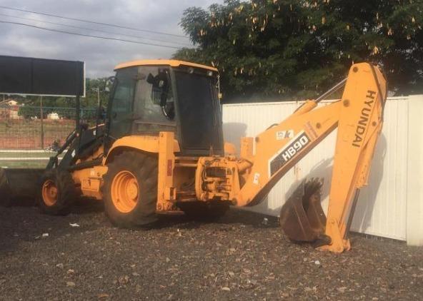 Retroescavadeira hyundai HB90 - Foto 3