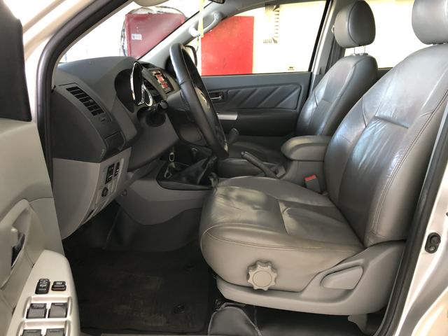 Hilux 3.0 SRV 4x4 Manual, oportunidade, aceitamos seu veículo - Foto 8
