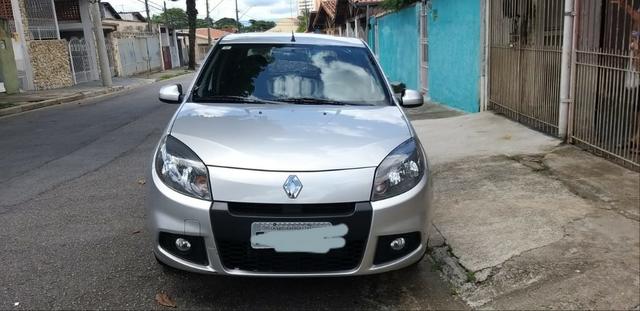 Carro Sandero Impecável
