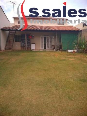 Casa com 2 qtos e amplo espaço para área de lazer - Vicente Pires