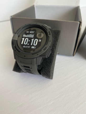 garmin instinct preto