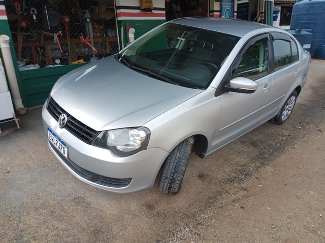POLO SEDAN 1.6 COMPLETO 37.500,00