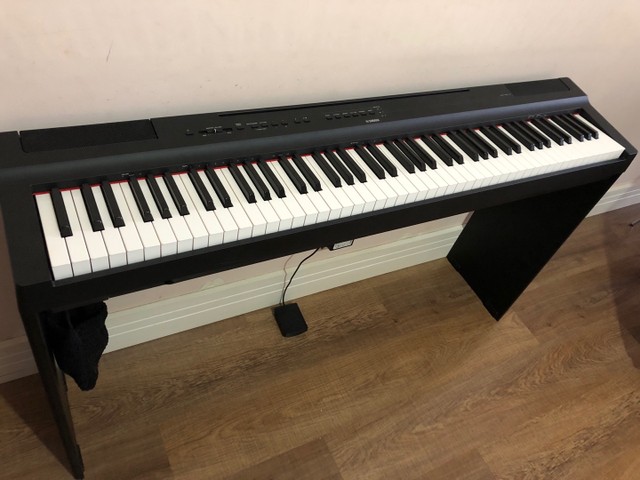Piano Yamaha P125 fonte + estante Original - Foto 3