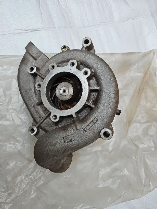 Escavadeira pa carregadeira liebherr bomba dagua nova original 10140016