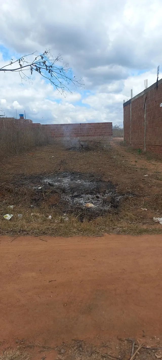 Vendo este terreno  na vila Rafael  próximo da BR 104 au lado do colégio 81. * 