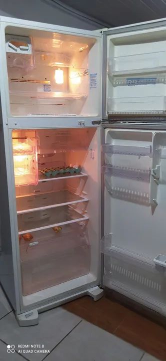 Motor precisa arruma painel não funciona,troco forno microondas,geladeira Frost free - Foto 2