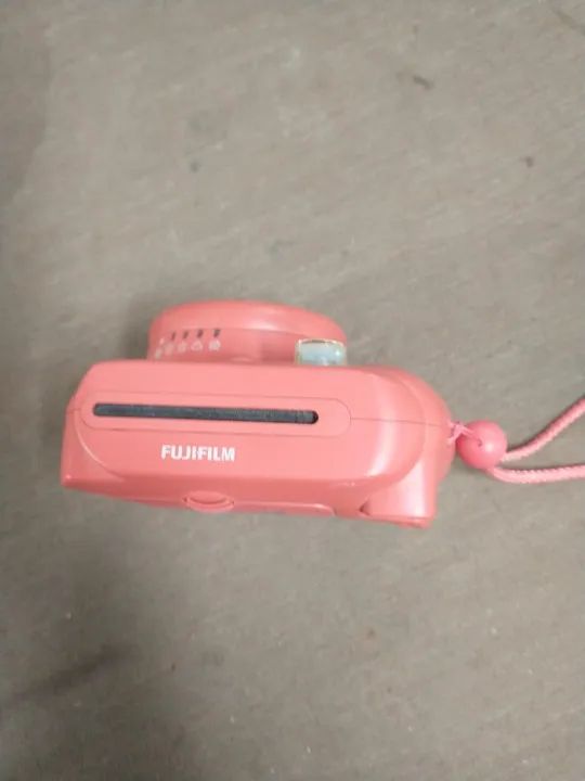 Máquina fotográfica Fujifilm Instax Rosa - Foto 3