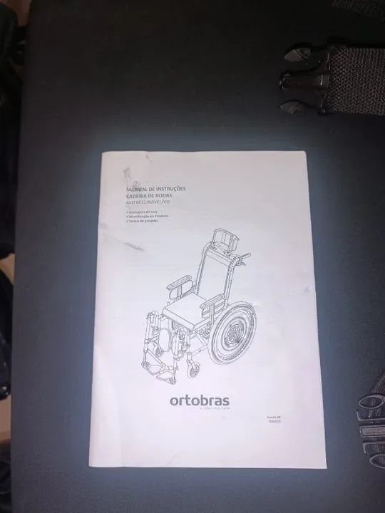 Cadeira de Rodas Ortobras Praticamente nova- Dobrável-Com apoio de cabeça e reclinável - Foto 2