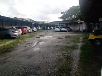 Estacionamento com 2.550 MQ, 96 vagas de garagem, + uma casa ao lado, escriturado.