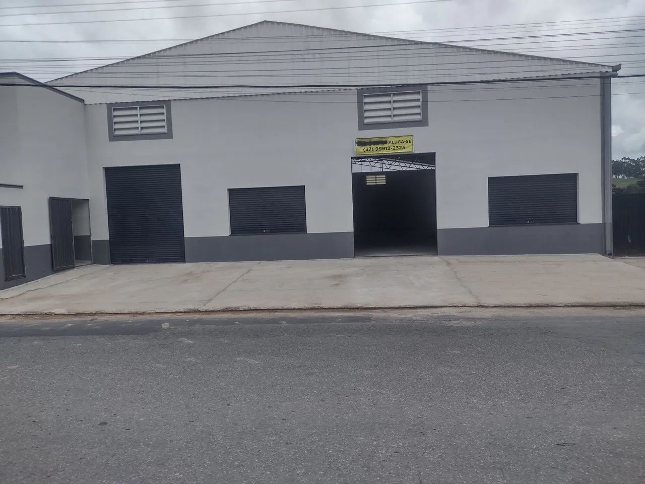 Aluga-se ou vende-se galpão  em ótima localização!