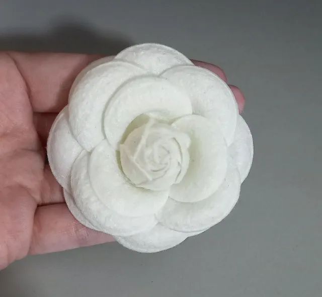 Broche Flor Clássica Branco Off (novo) - Foto 4