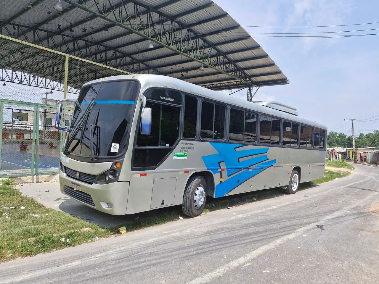 Ônibus Volkswagen 17.230 - Versátil e em ótimo estado!