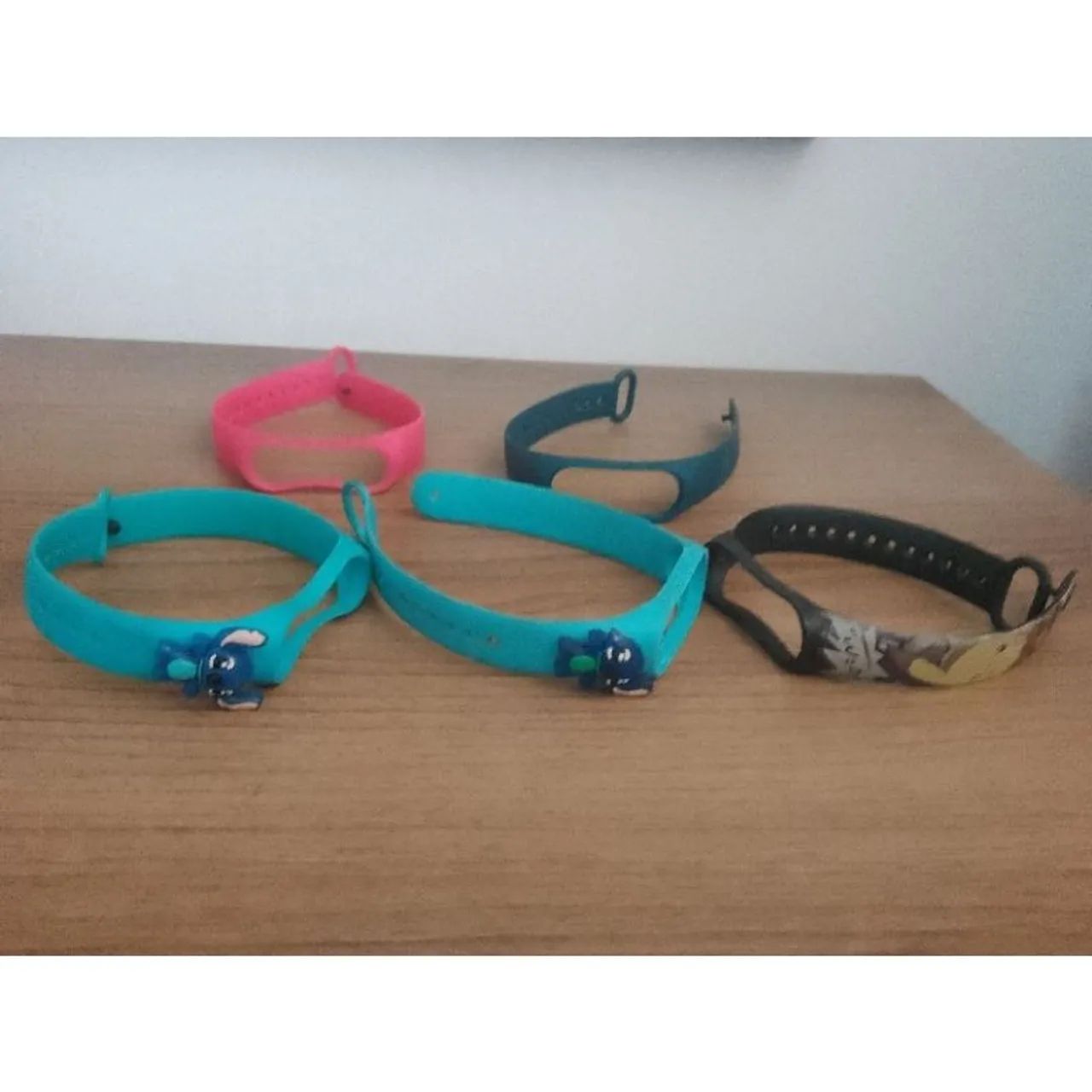 Lote 4 Pulseiras para Smartband Xiaomi Mi Band 4/5/6 - Diversas Cores