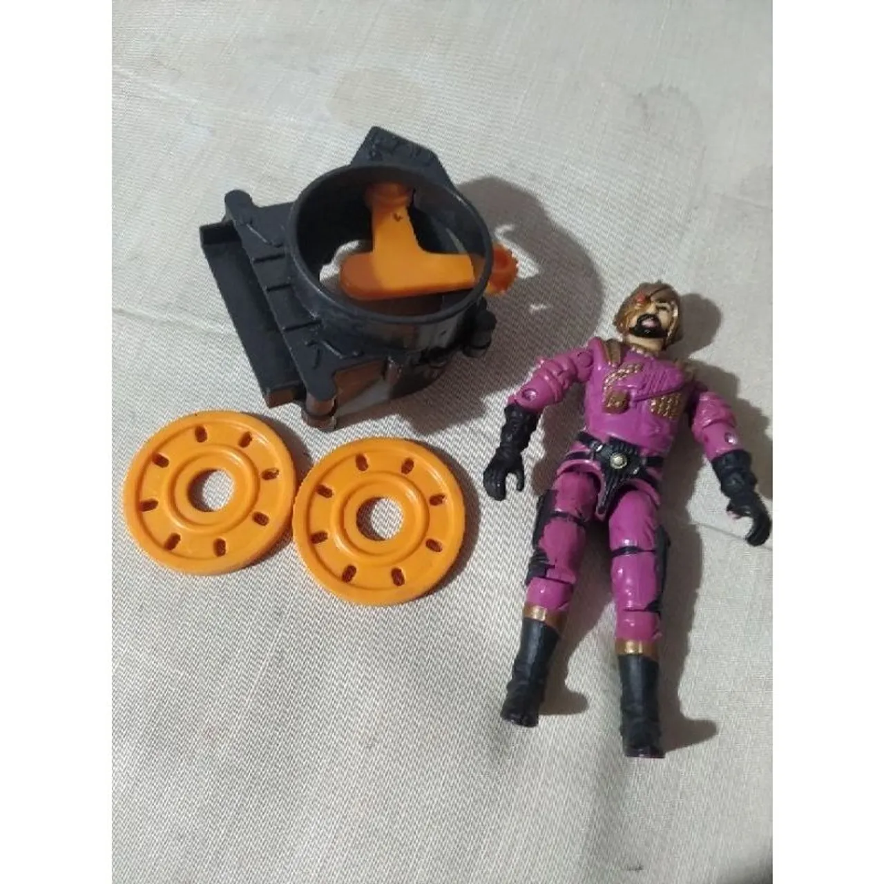 Boneco Comandos em Ação Gi Joe Mestre Rapina<br><br>Pequeno quebrado na mão esquerda.
