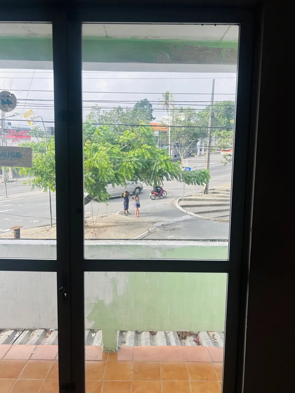ALUGO APARTAMENTO NO CENTRO