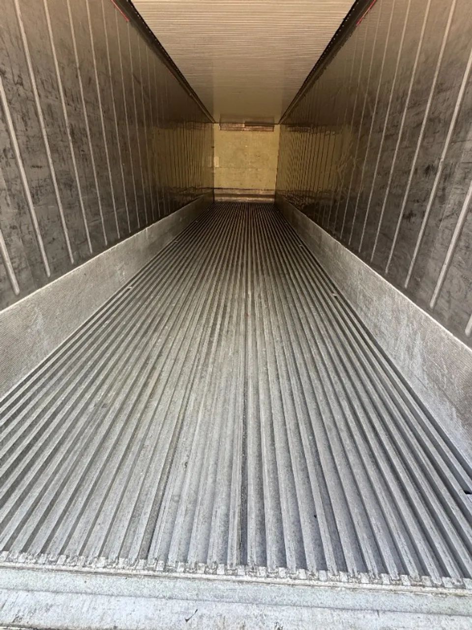 Container Reefer 12 Metros Isolamento Termico Acustico Refrigerado 40" Pes Escritorio Casa - Foto 5