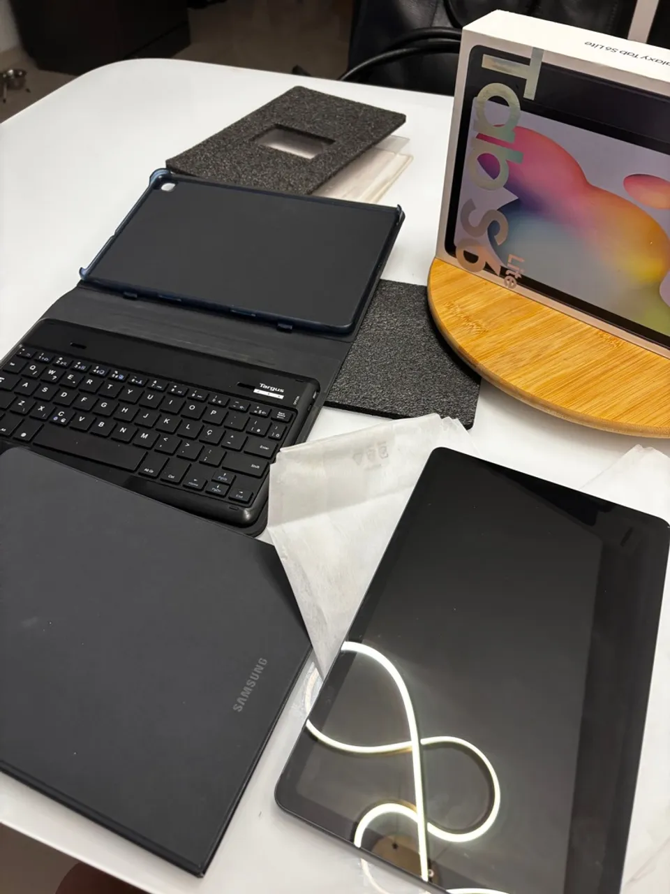 Tab S6 Lite com S pen e capa teclado original