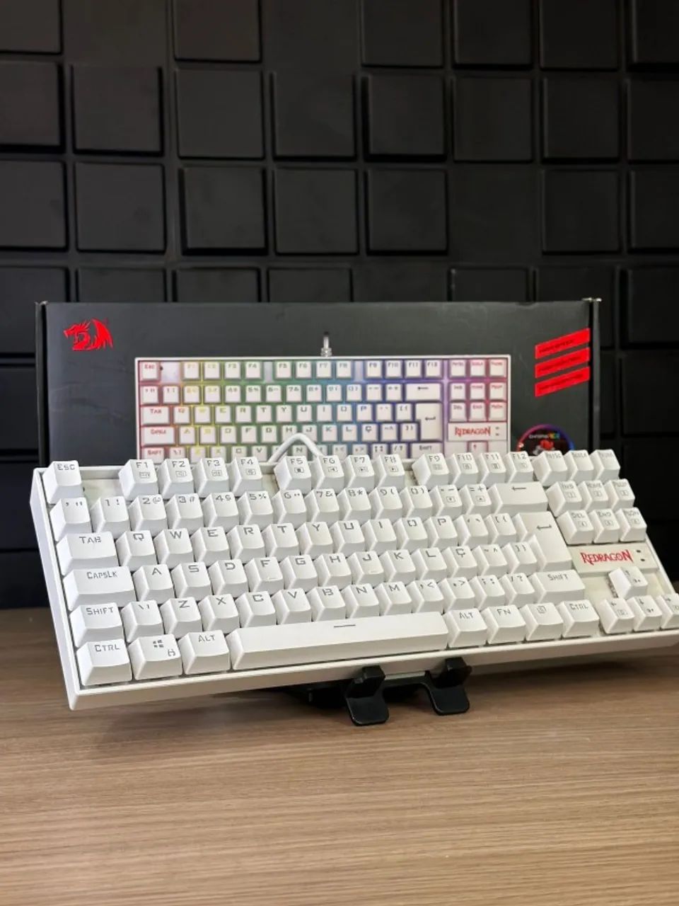 TECLADO MECÂNICO REDRAGON KUMARA / SWITCH VERMELHO / ARGB / TKL - Foto 2