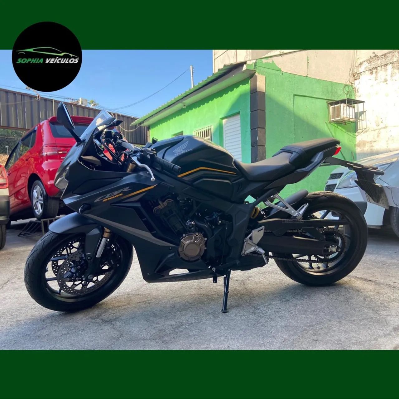 Honda CB 650R 2022 - Impecável