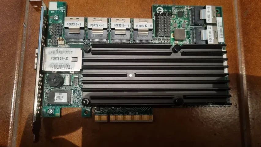  Controladora RAID Intel RS2SG244 