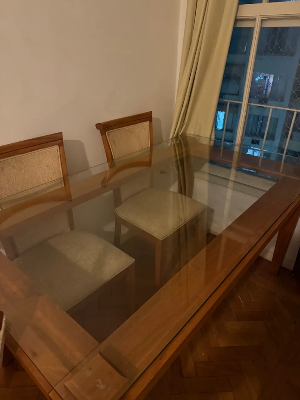 Mesa de jantar com cadeiras