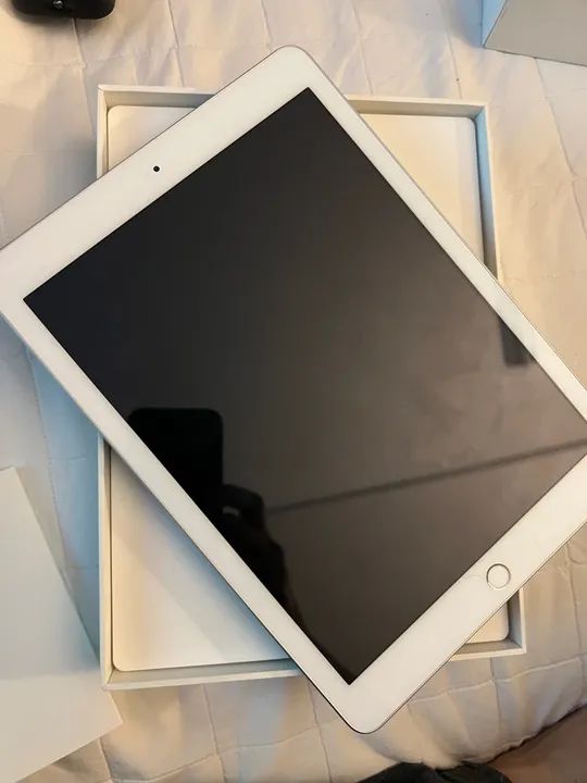 iPad Wi-Fi 32GB silver 5 geração 