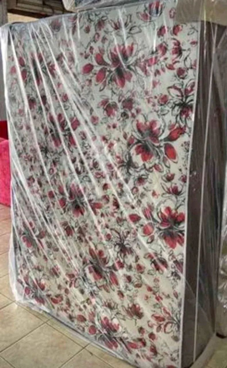 Cama Box Casal com Detalhes Florais - Novo