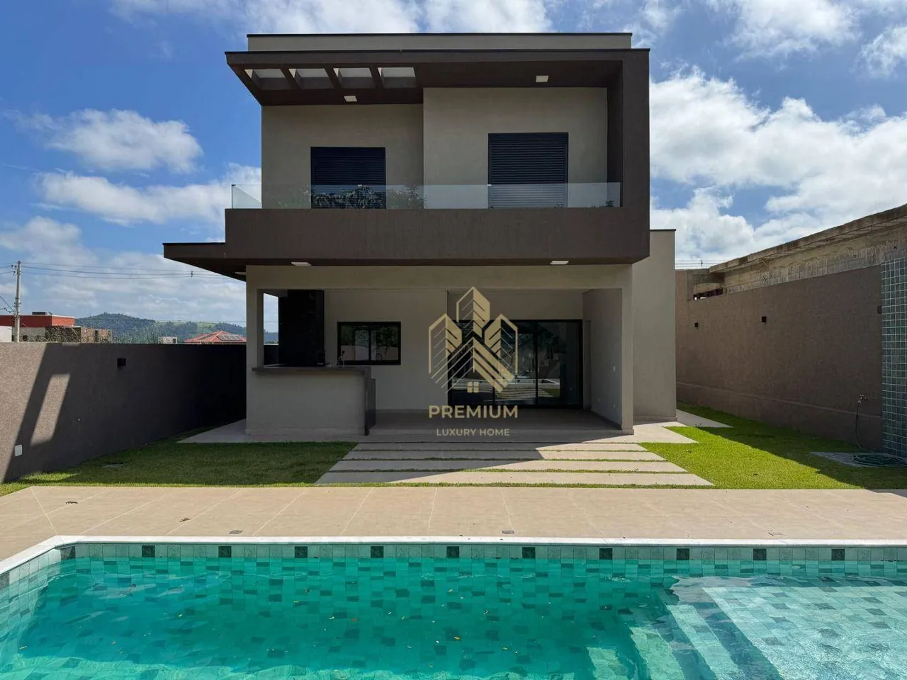 Casa com 3 dormitórios à venda, 180 m² por R$ 1.300.000,00 - Condomínio Alto da Floresta -