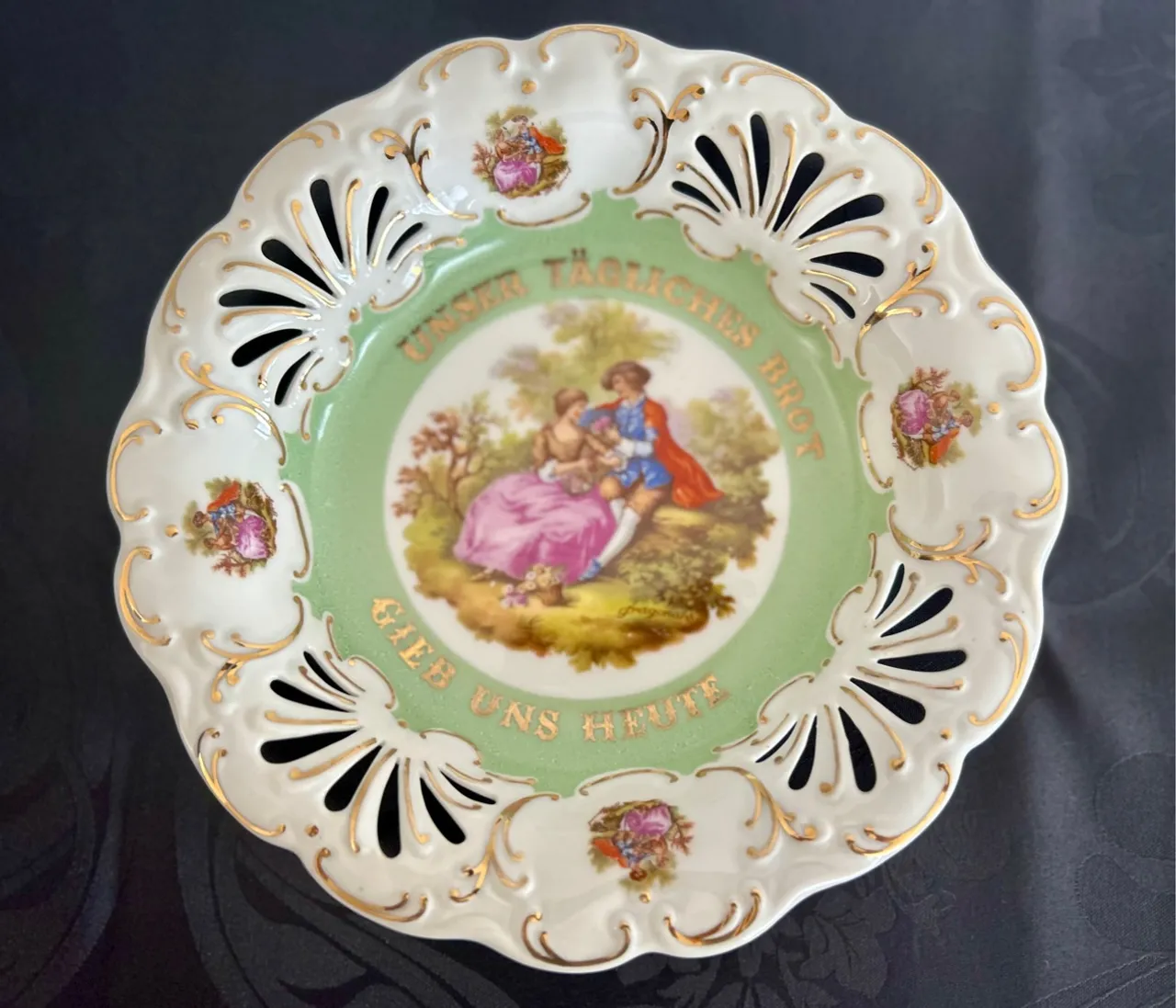 Prato decorativo antigo