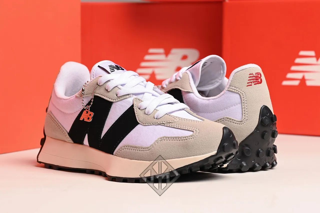 New Balance 327 - Bege, Preto e Branco