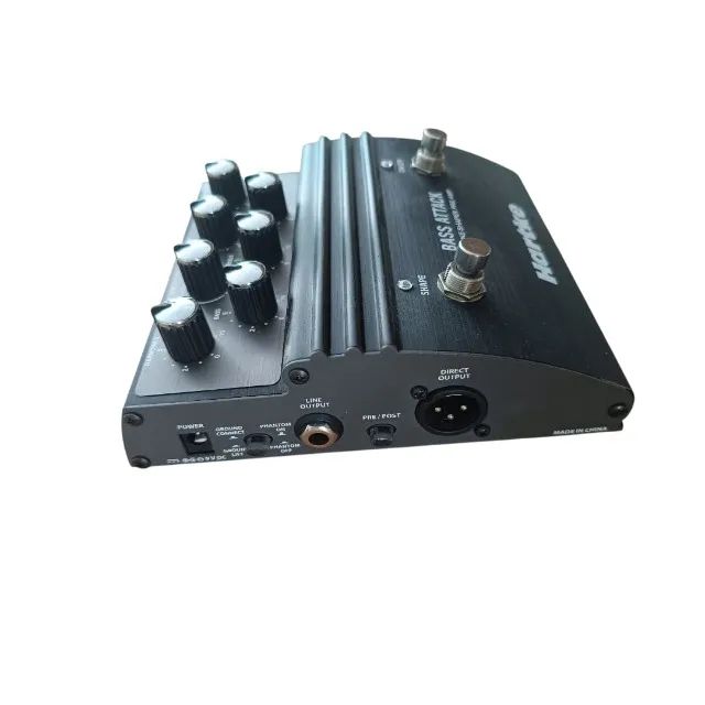 Hartke BASS ATTACK PEDAL プリアンプ DIボックス Manual de instruções Hartke Bass Attack Pedal (44 páginas)