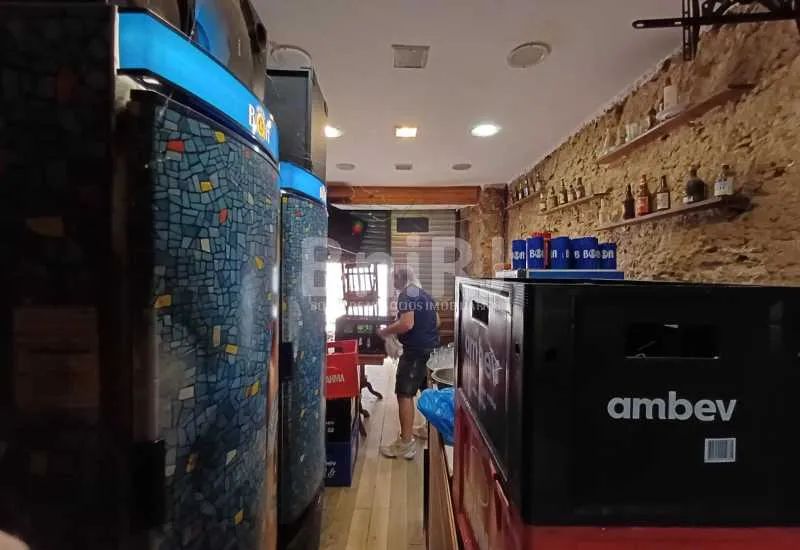 Prédio comercial com um bar no térreo. Venha ter o seu próprio negócio no Centro da Cidade - Foto 12