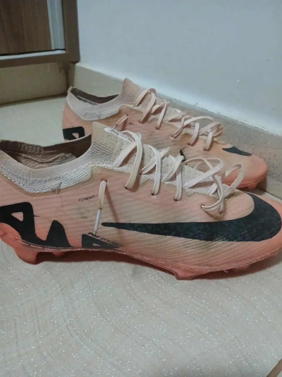Chuteira Mercurial Air Max rosa n° 43