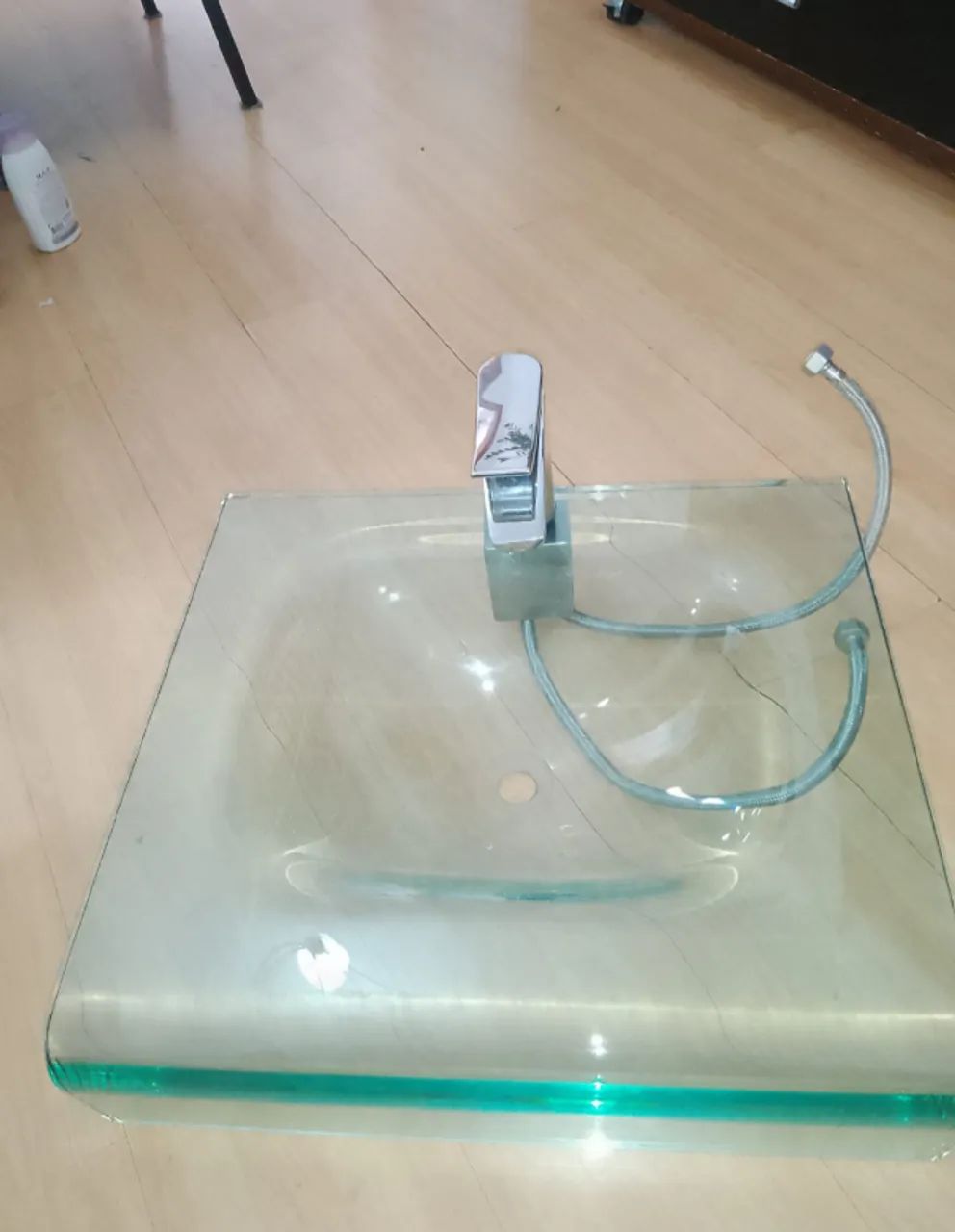 Pia / Cuba de vidro banheiro com torneira água quente e fria. - Foto 6