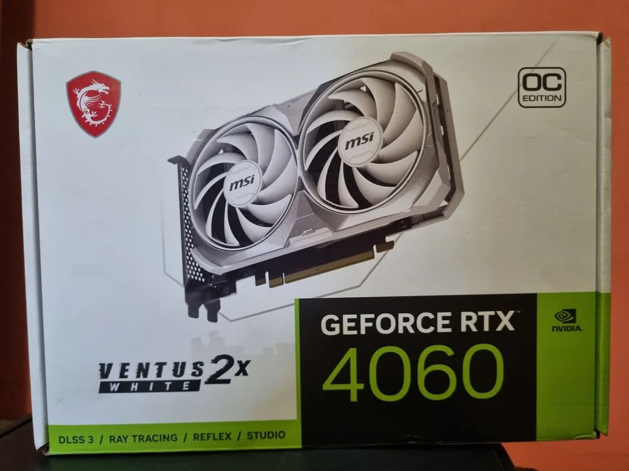 MSI GeForce RTX 4060 Ventus 2X white OC Edition. Paca de vídeo.