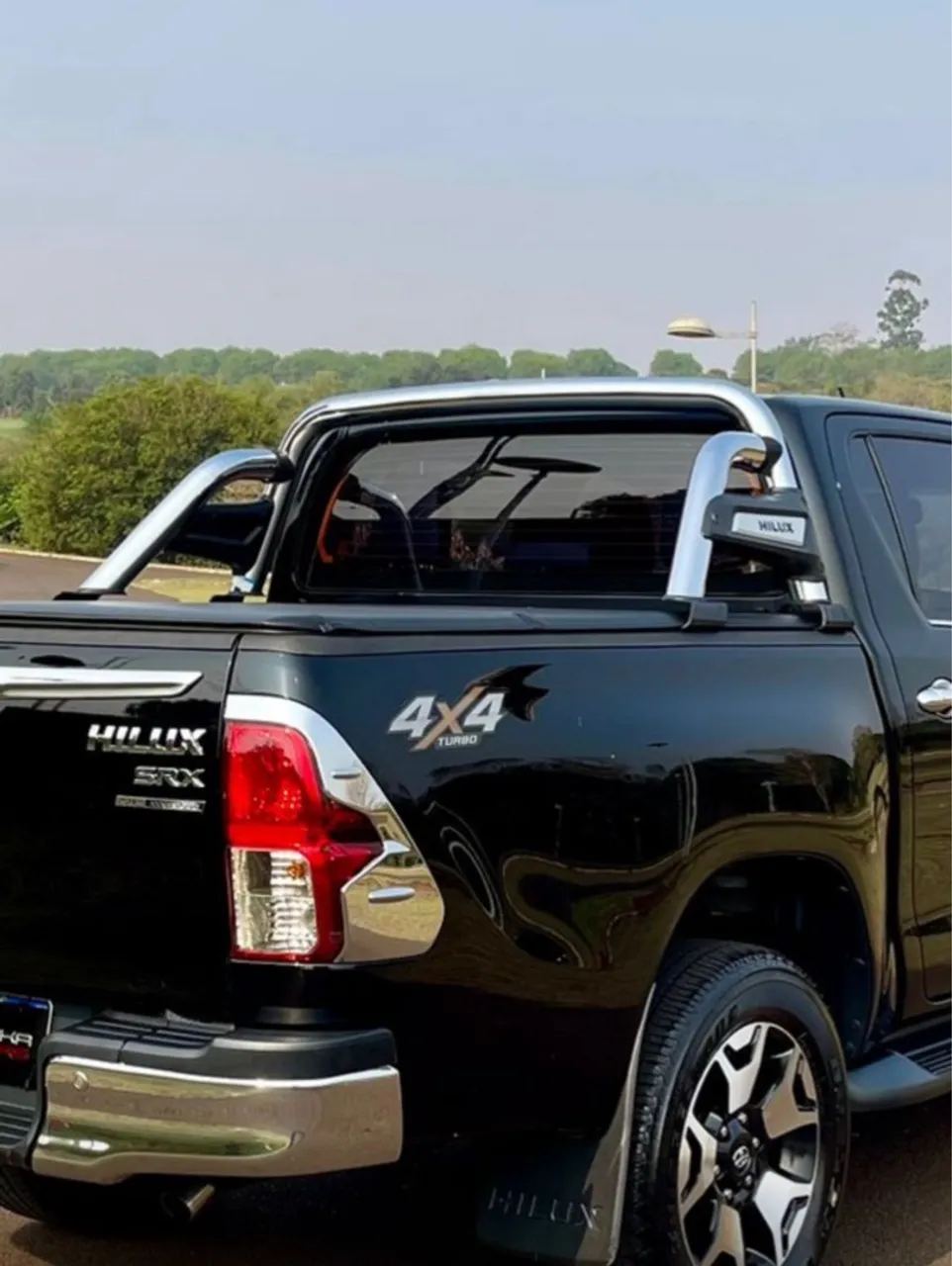Santo Antônio Hilux SRX Turbo 4x4 - Acessório Top