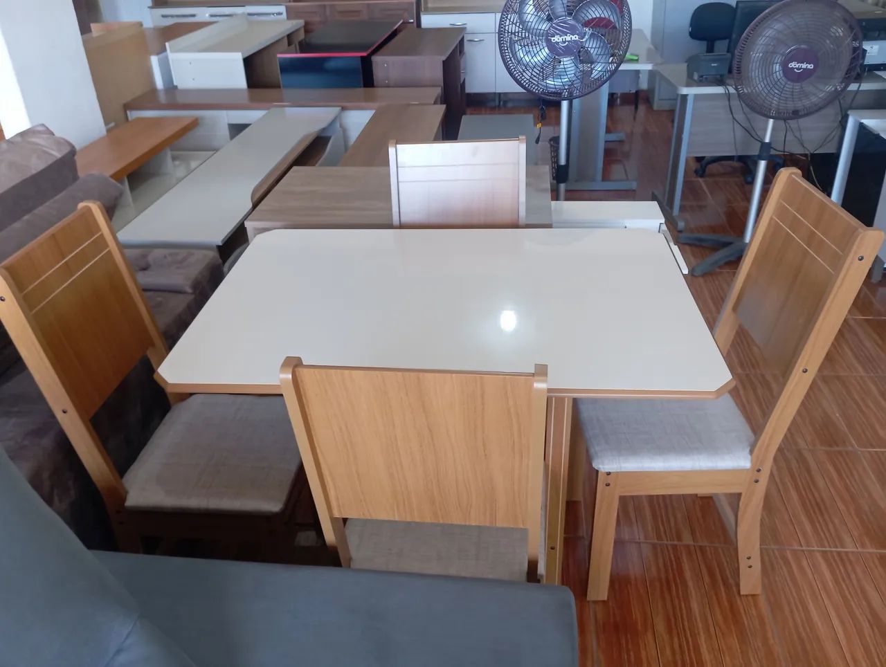 Mesa de Jantar  4 Cadeiras alto padrão,em oferta  - Foto 2