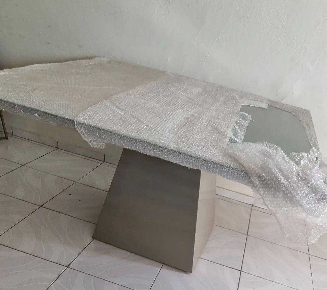 Conjunto Mesa com 6 cadeiras.  - Foto 4